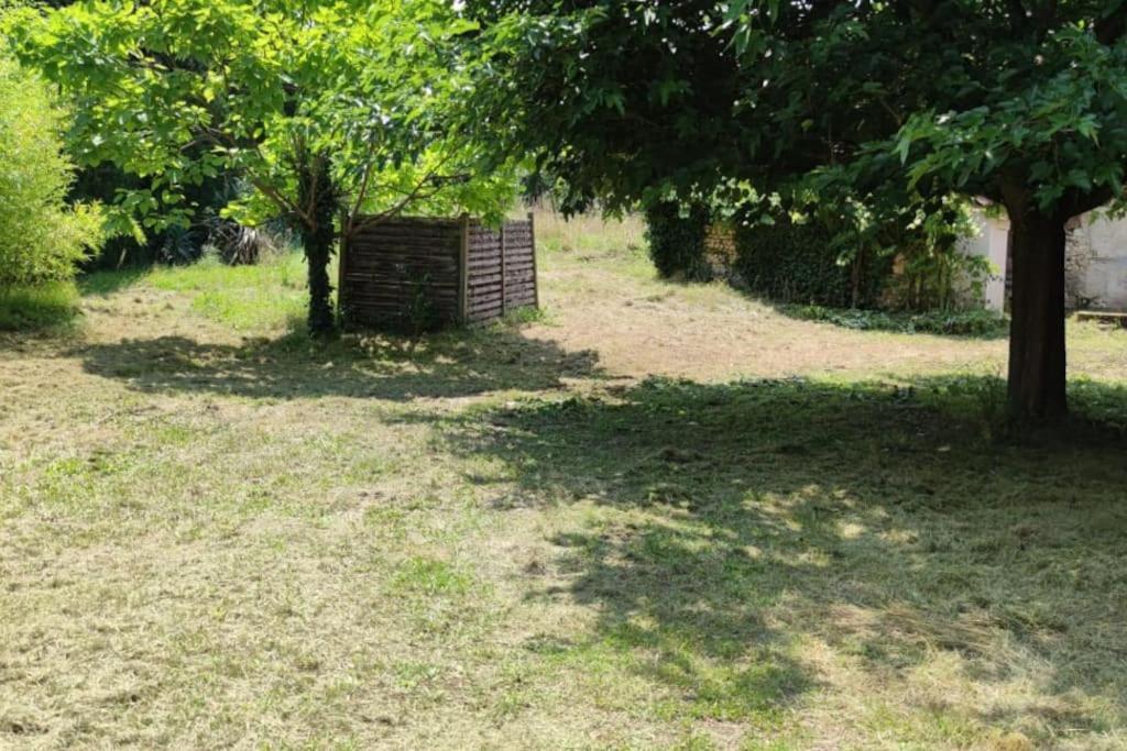 Fonctionnel En Campagne Eyliac Lägenhet Exteriör bild